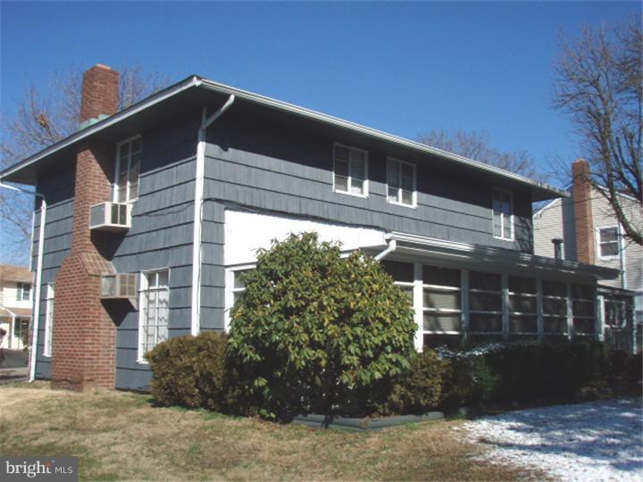 68 Terrace Road Levittown, PA 19056 - Photo 2 of 18 Exterior Back