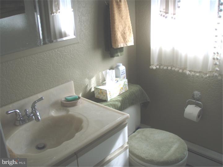 68 Terrace Road Levittown, PA 19056 - Photo 15 of 18 Bedroom - Main