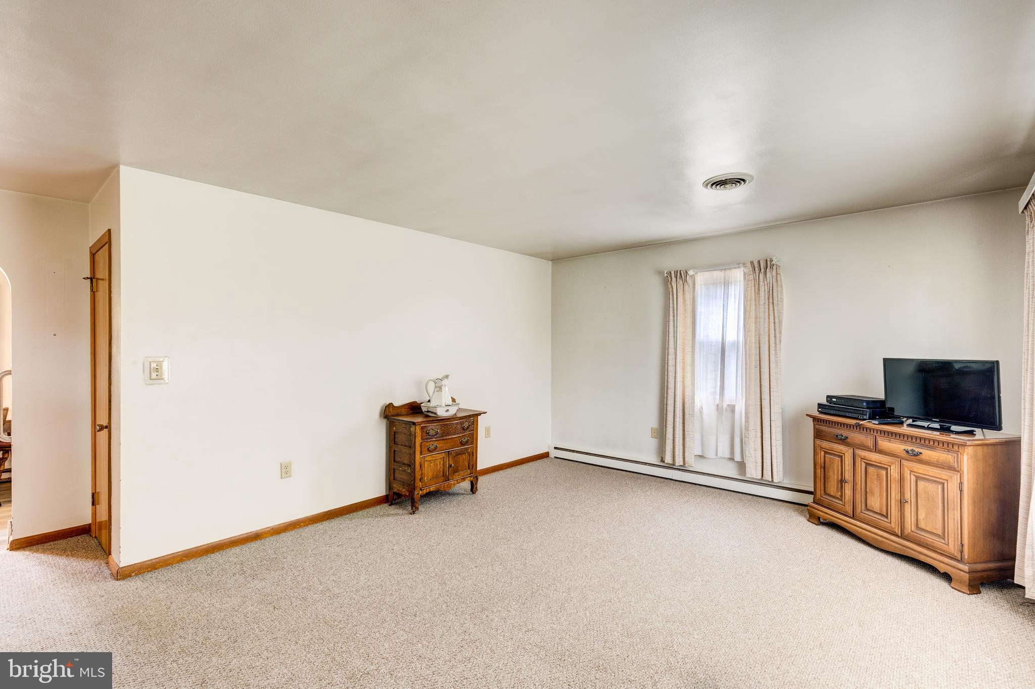 3601 Harney Road Taneytown, MD 21787 - Photo 5 of 37