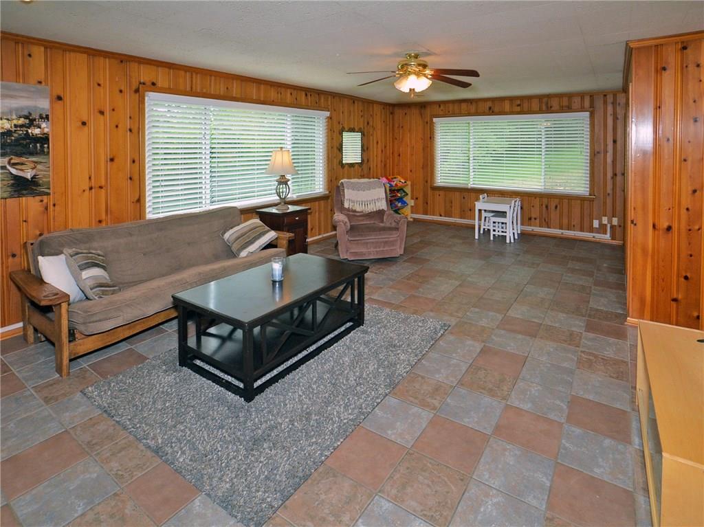 948 Jefferson Heights Road Pittsburgh, PA 15235 - Photo 12 of 23 Gallery Image 12
