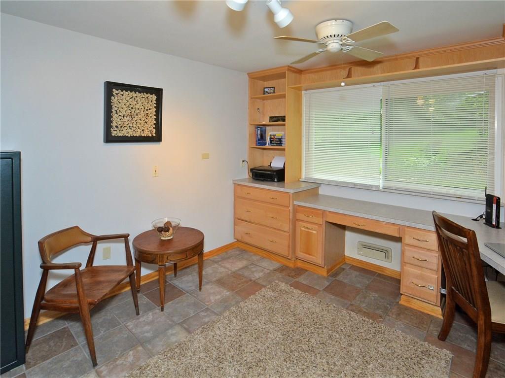 948 Jefferson Heights Road Pittsburgh, PA 15235 - Photo 17 of 23 Gallery Image 17
