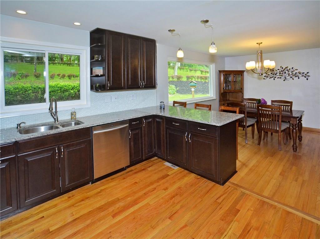 948 Jefferson Heights Road Pittsburgh, PA 15235 - Photo 4 of 23 Gallery Image 4