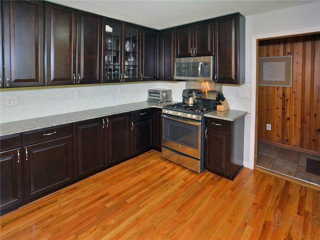 948 Jefferson Heights Road Pittsburgh, PA 15235 - Photo 6 of 23 Gallery Image 6