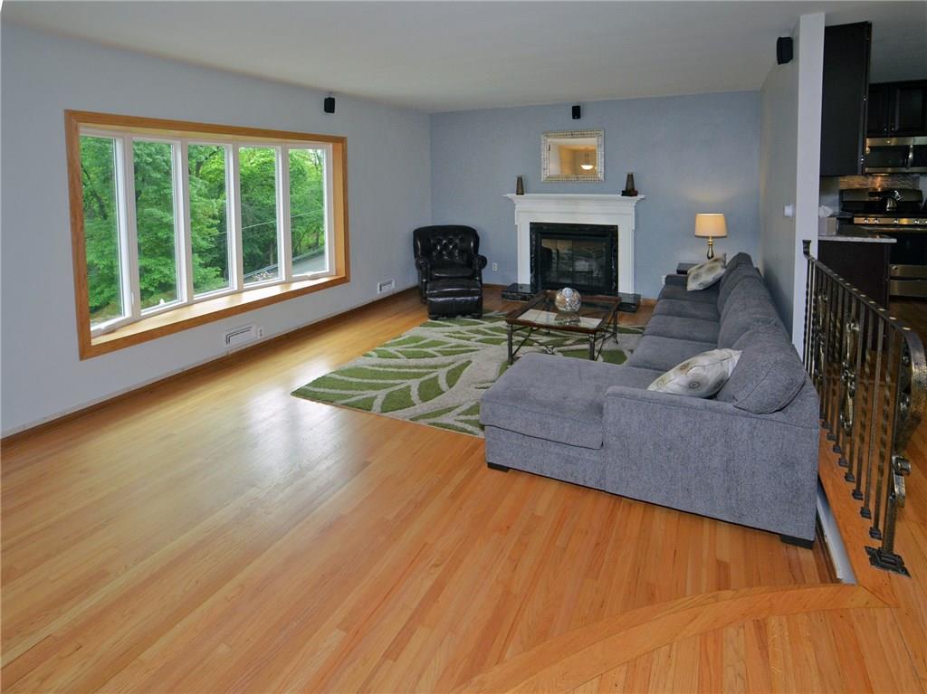 948 Jefferson Heights Road Pittsburgh, PA 15235 - Photo 8 of 23 Gallery Image 8