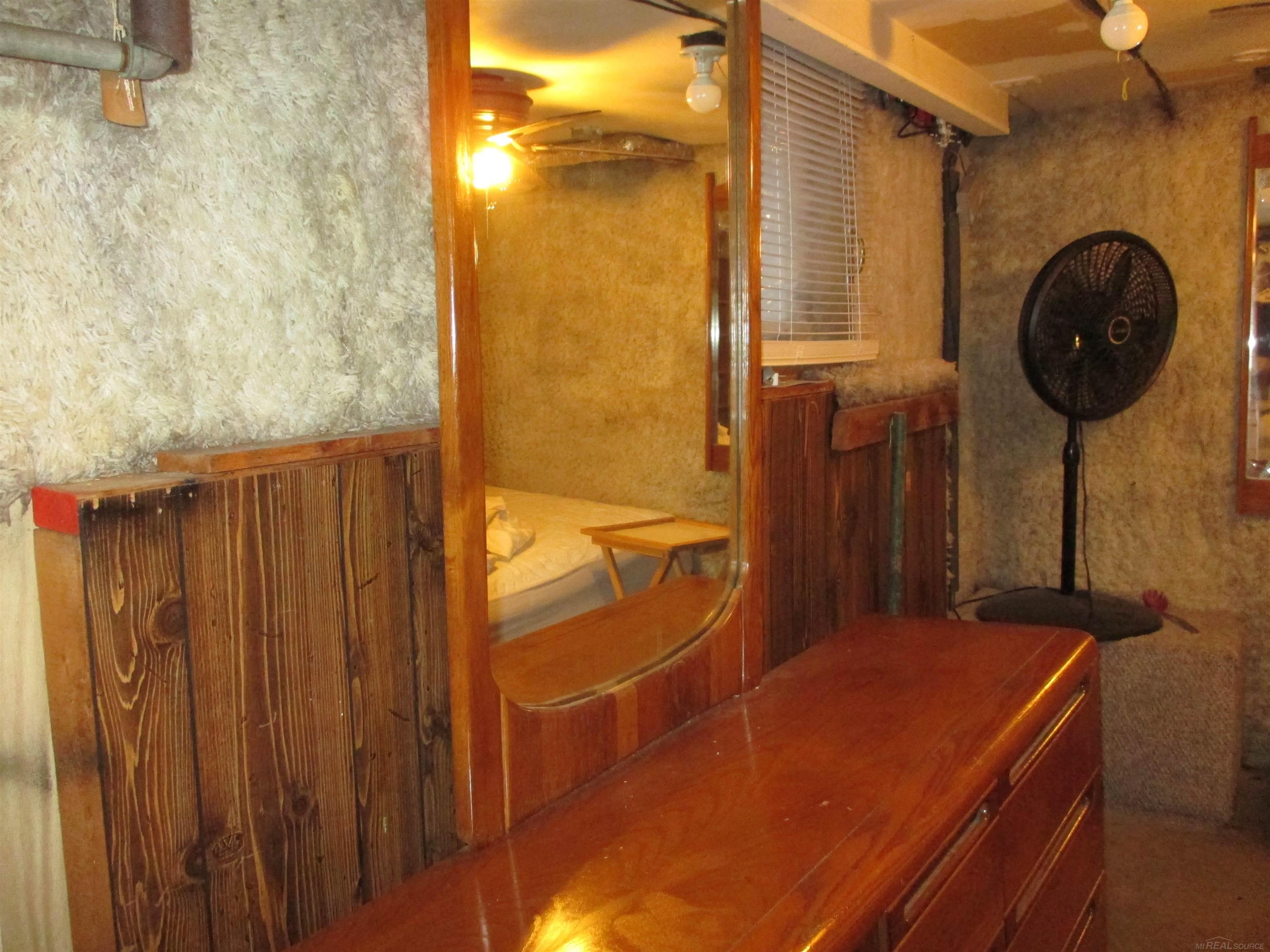 5648 East 11 Mile Road Warren, MI 48091 - Photo 17 of 38 50161143-5170e5e7-a5e8-4385-af18-34e8d266c7ed.JPG