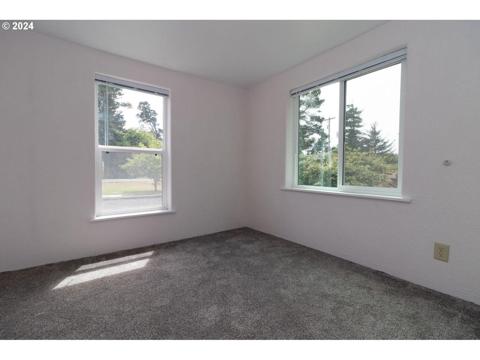5411 Friendly Acres Road Florence, OR 97439 - Photo 23 of 36 Gallery Image 23