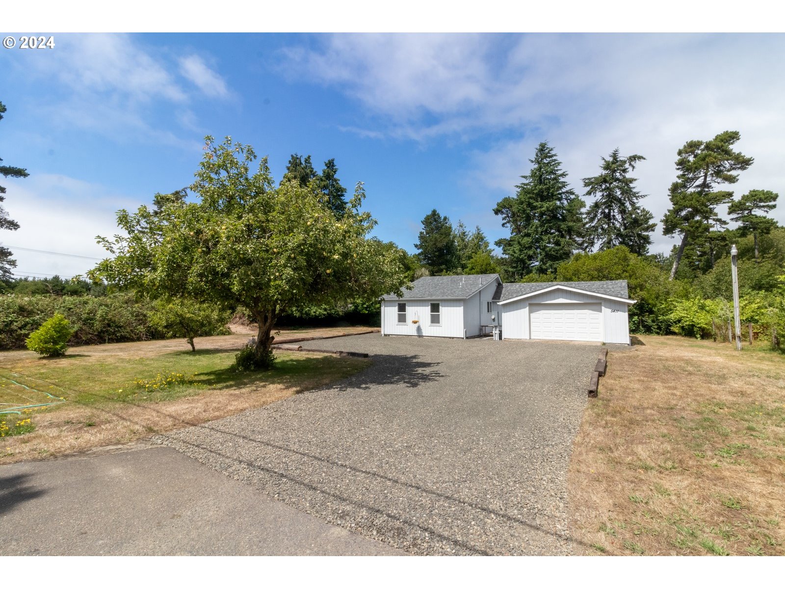 5411 Friendly Acres Road Florence, OR 97439 - Photo 4 of 36 Gallery Image 4
