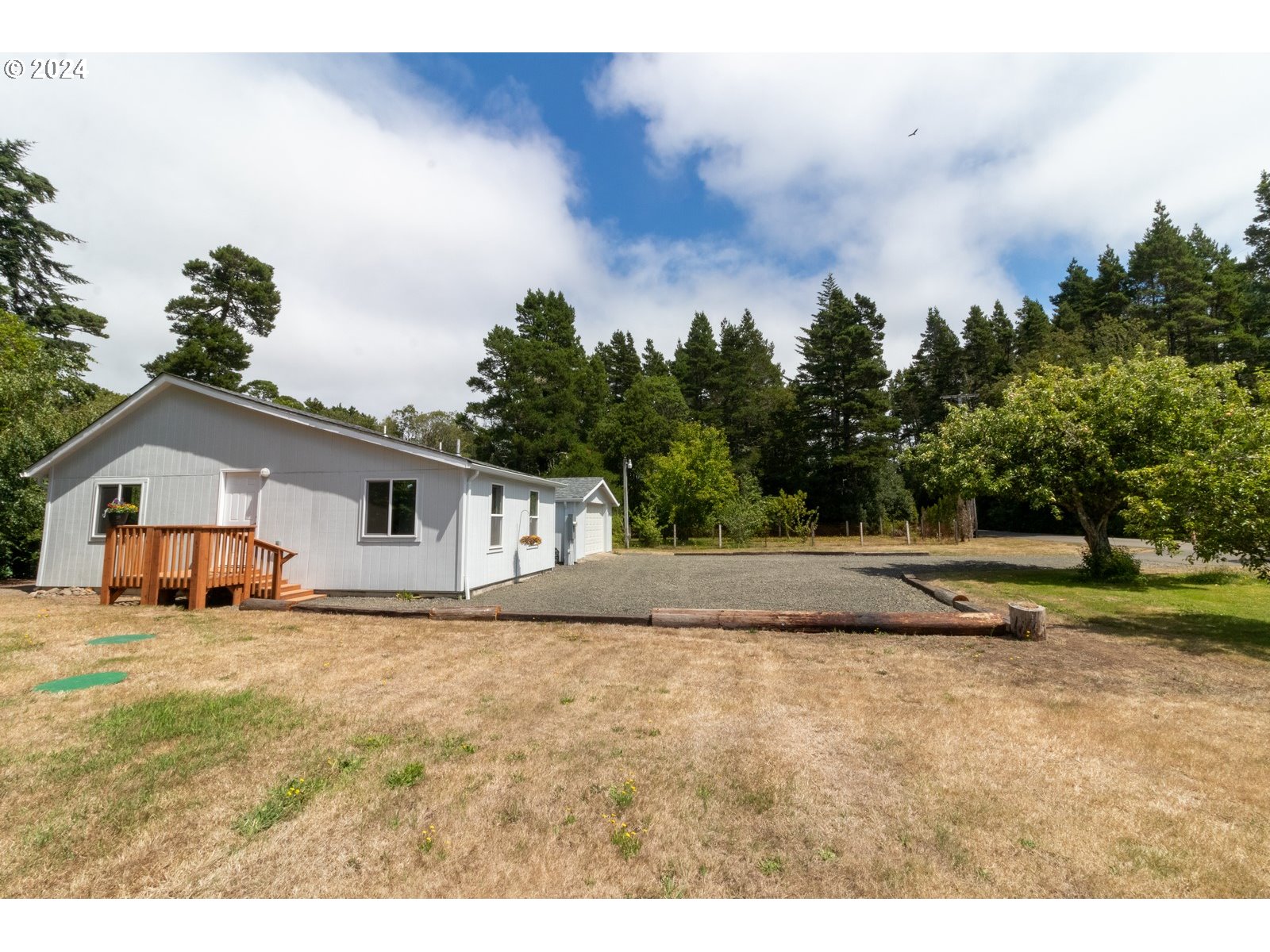 5411 Friendly Acres Road Florence, OR 97439 - Photo 7 of 36 Gallery Image 7