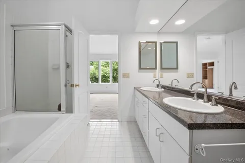 $859,900 | 8 Oakcrest Lane, Hastings-on-Hudson, NY 10706