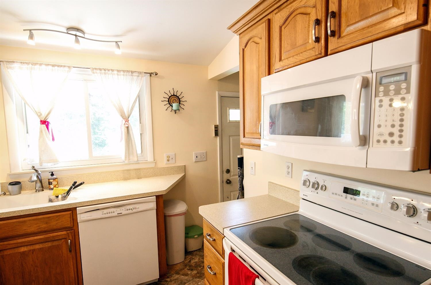 2804 Cranbrook Road Ann Arbor, MI 48104 - Photo 8 of 10 Photo 8