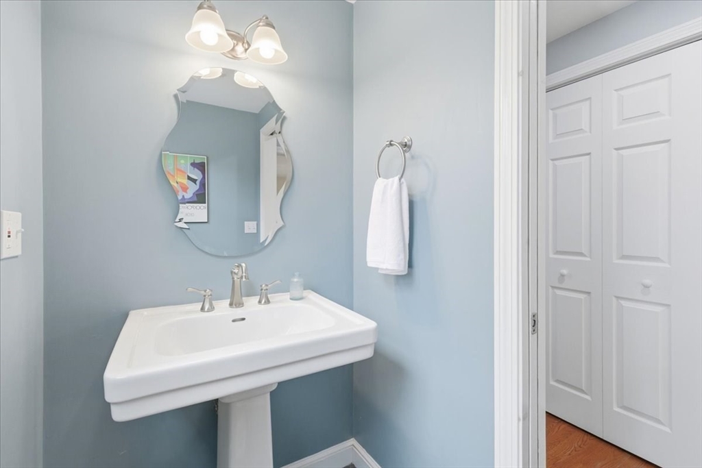 32 Snyder Road Medfield, MA 02052 - Photo 17 of 42