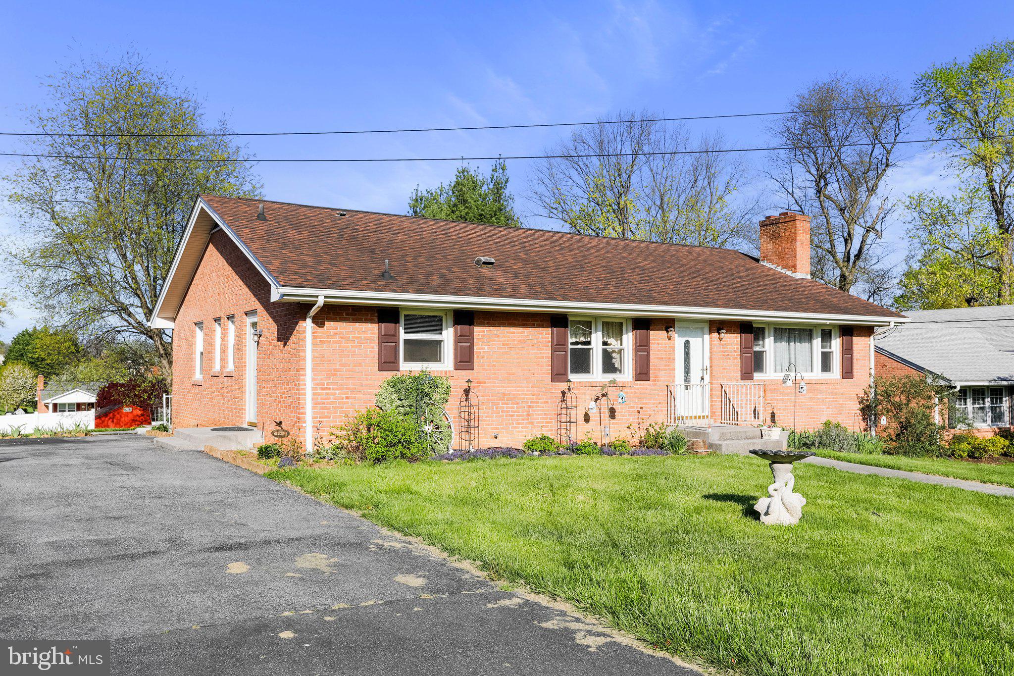 437 Jamestown Road Front Royal, VA 22630 - Photo 2 of 37 Gallery Image 2