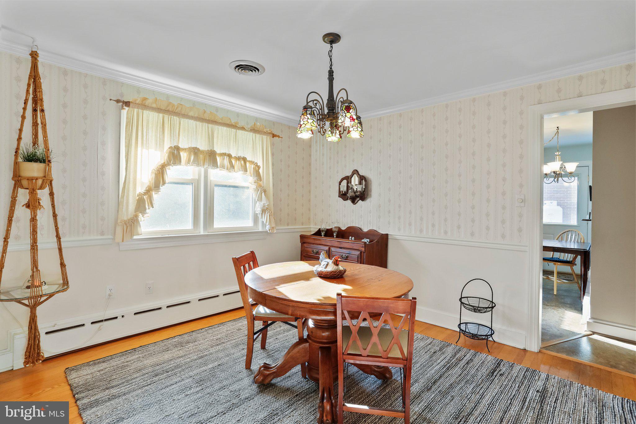 437 Jamestown Road Front Royal, VA 22630 - Photo 7 of 37 Dining w/hardwood