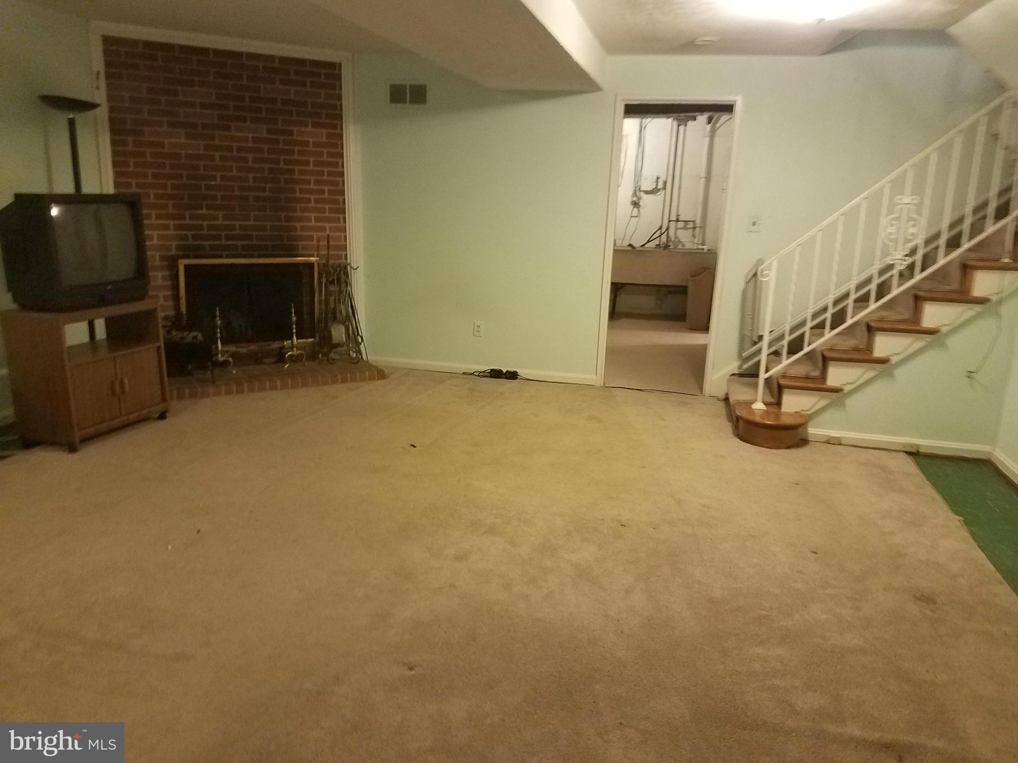 10233 Riggs Road Adelphi, MD 20783 - Photo 22 of 26 Living Room