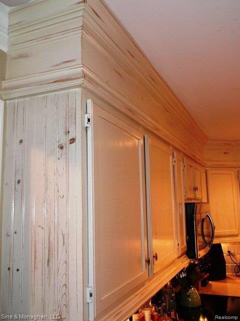 438 Moran Road Grosse Pointe, MI 48236 - Photo 10 of 25 DSCF0638.JPG