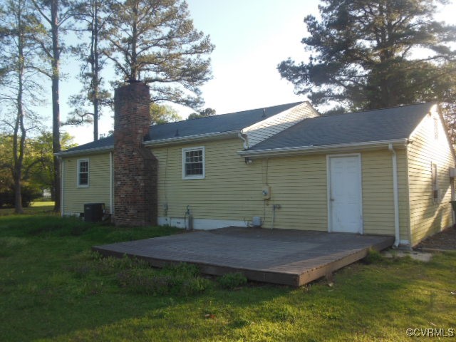 103 Covey Road Sandston, VA 23150 - Photo 4 of 16 Rear View with Deck Platform