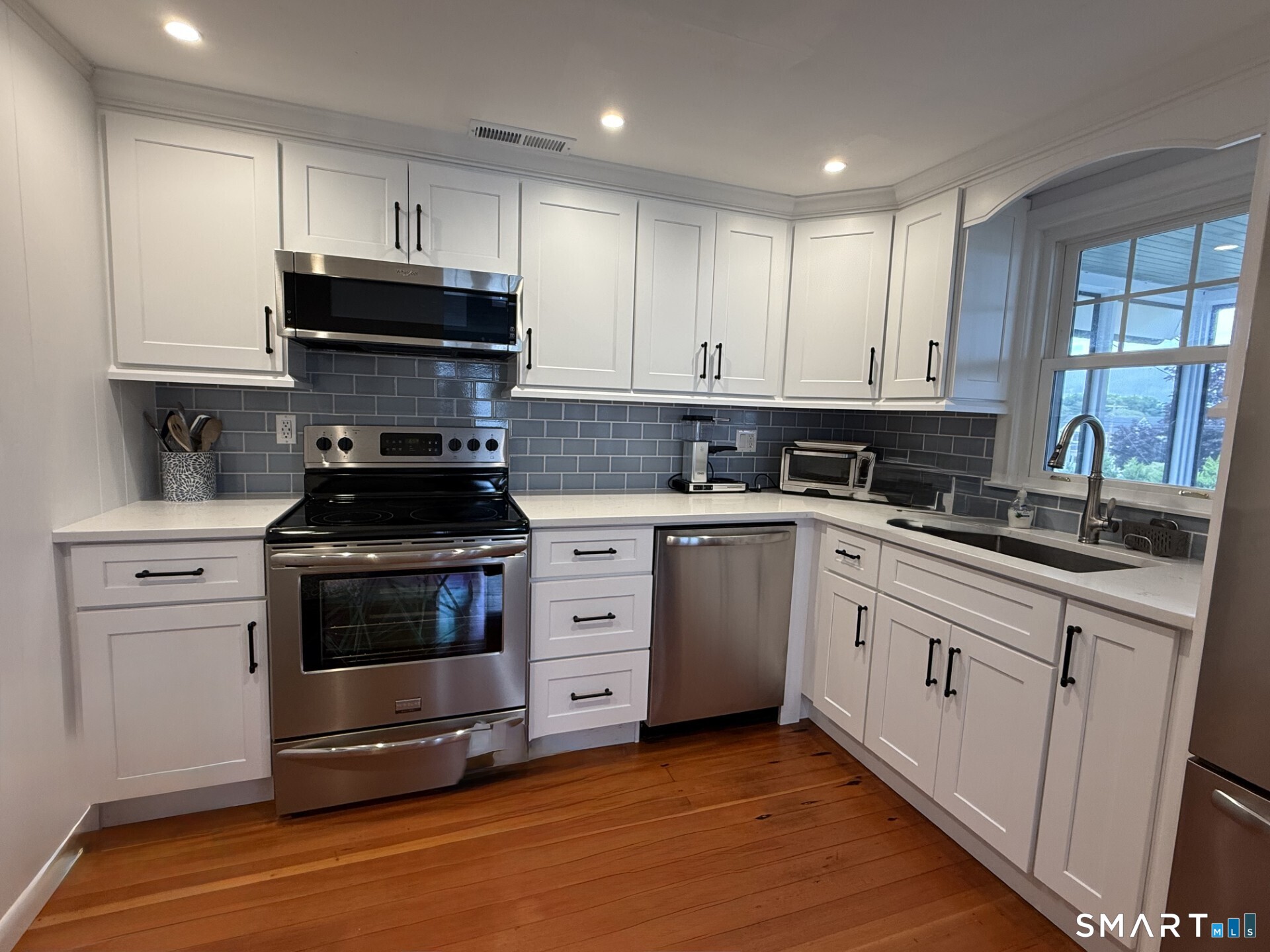 10 Reeves Avenue Guilford, CT 06437 - Photo 12 of 27 Gallery Image 12
