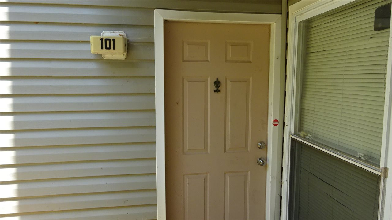 #101 is a 1st floor unit with 4 bedrooms and 4 full baths. The patio is approx. 10' x 3'. Front Door