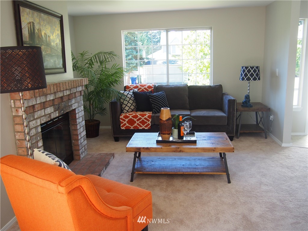 2008 Camas Avenue Northeast Renton, WA 98056 - Photo 2 of 17 Gallery Image 2
