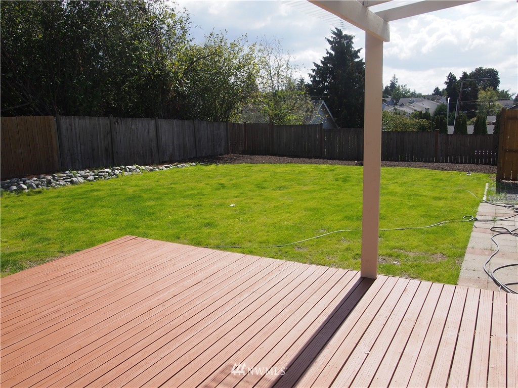 2008 Camas Avenue Northeast Renton, WA 98056 - Photo 15 of 17 Gallery Image 15