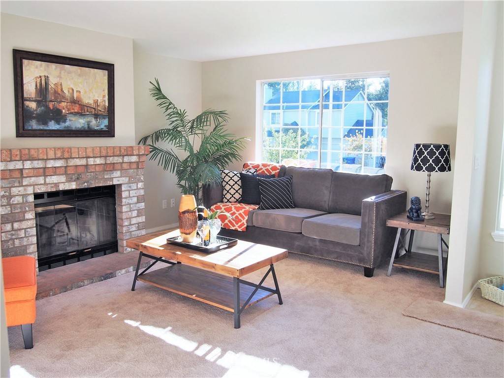 2008 Camas Avenue Northeast Renton, WA 98056 - Photo 3 of 17 Gallery Image 3