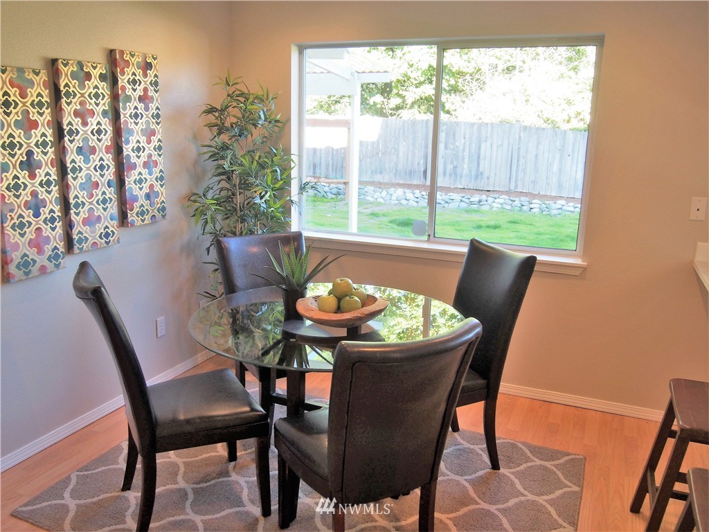 2008 Camas Avenue Northeast Renton, WA 98056 - Photo 4 of 17 Gallery Image 4