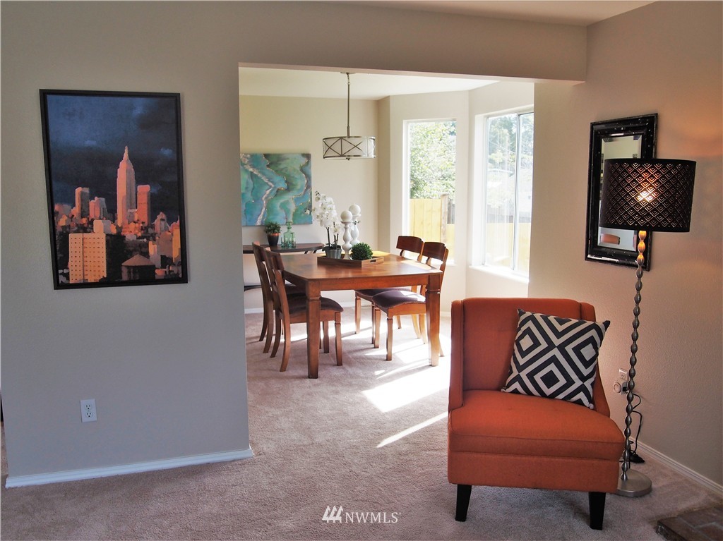 2008 Camas Avenue Northeast Renton, WA 98056 - Photo 8 of 17 Gallery Image 8