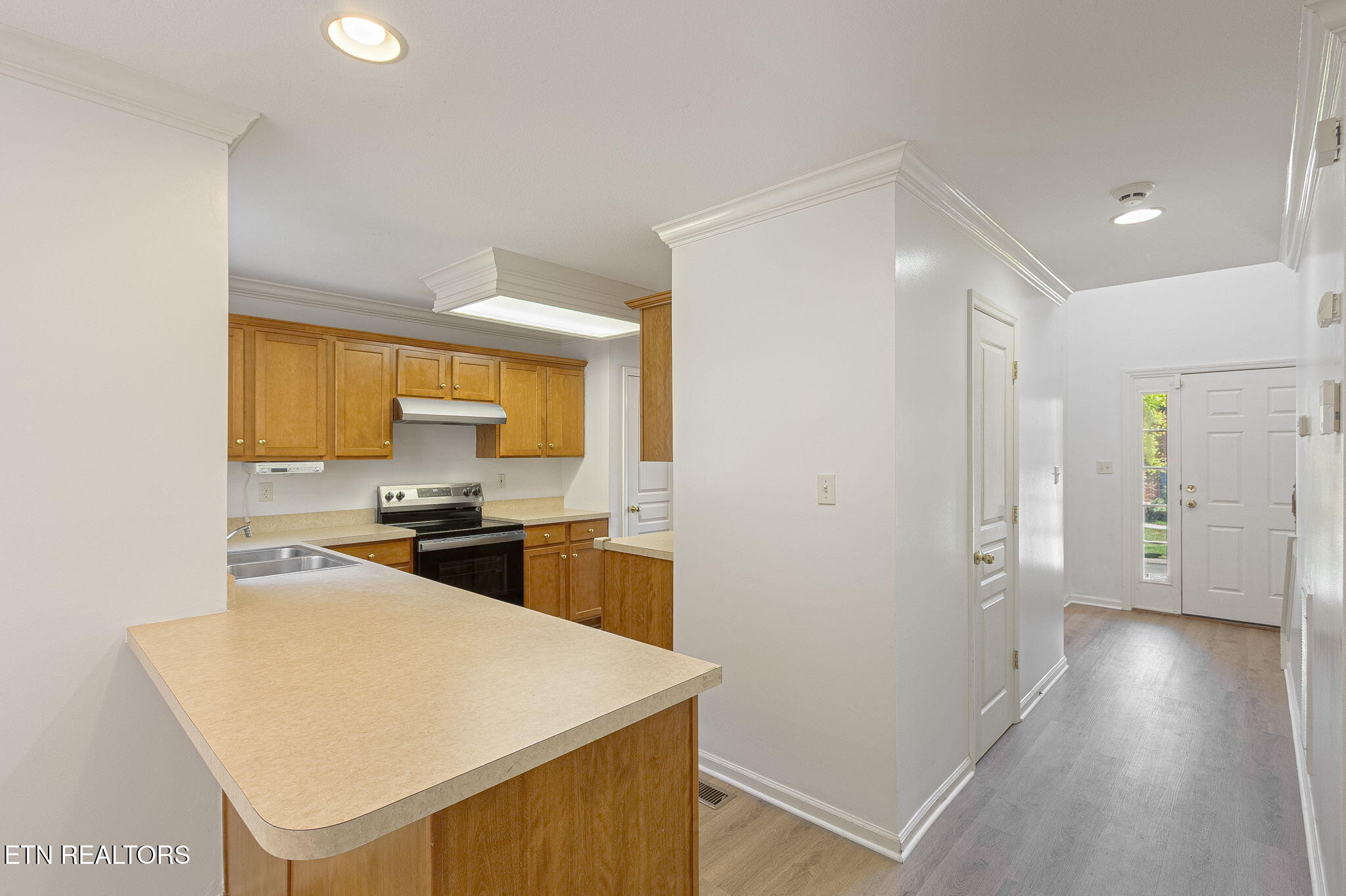 10033 Madison Ridge Lane Knoxville, TN 37922 - Photo 13 of 32 kitchen