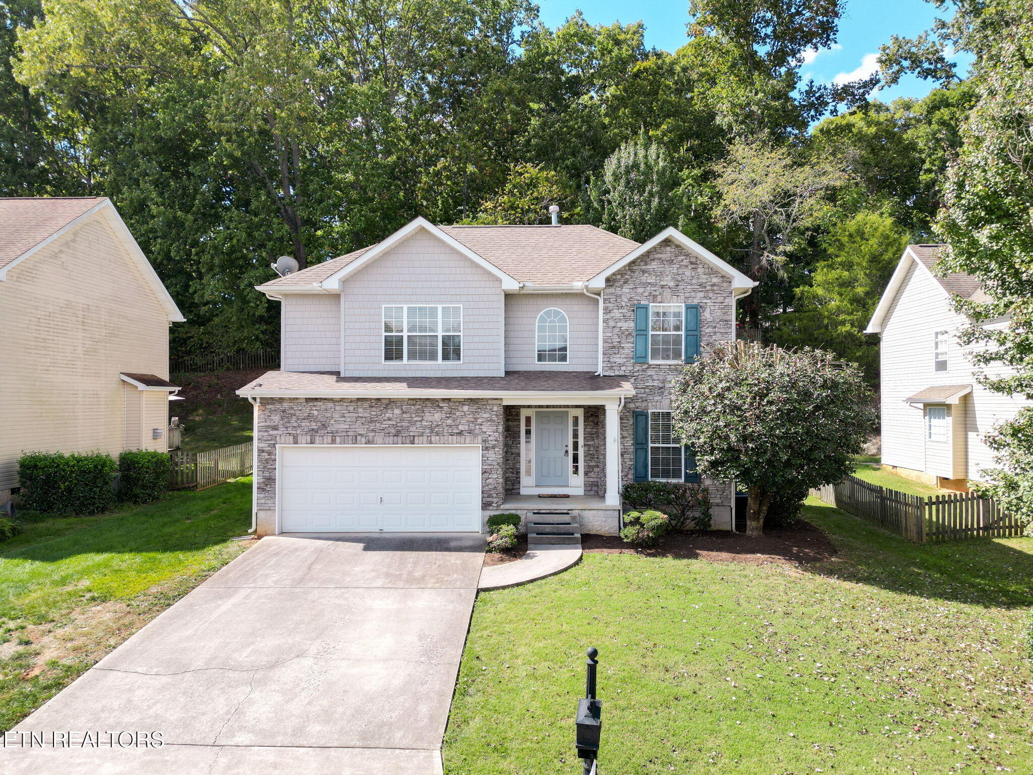 10033 Madison Ridge Lane Knoxville, TN 37922 - Photo 2 of 32 Front view