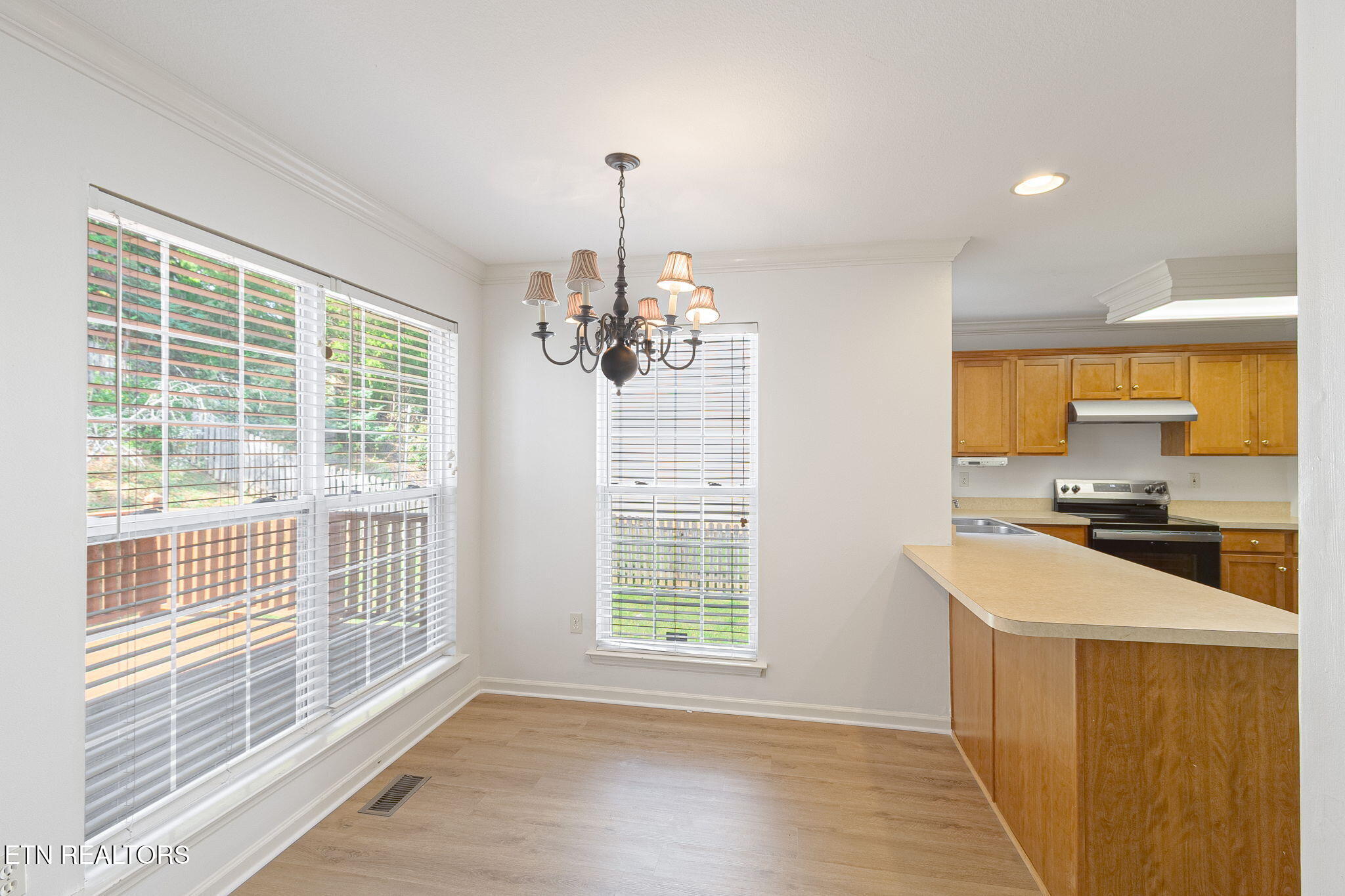10033 Madison Ridge Lane Knoxville, TN 37922 - Photo 9 of 32 breakfast area