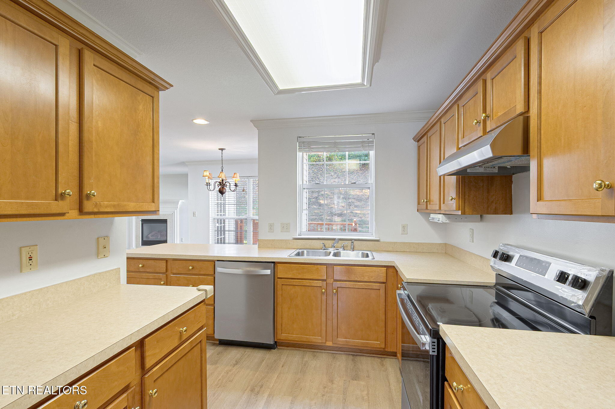 10033 Madison Ridge Lane Knoxville, TN 37922 - Photo 10 of 32 kitchen