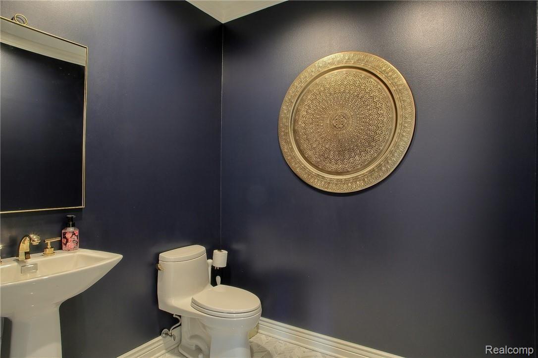 180 Londonderry Lane Rochester, MI 48306 - Photo 20 of 43 21.jpg