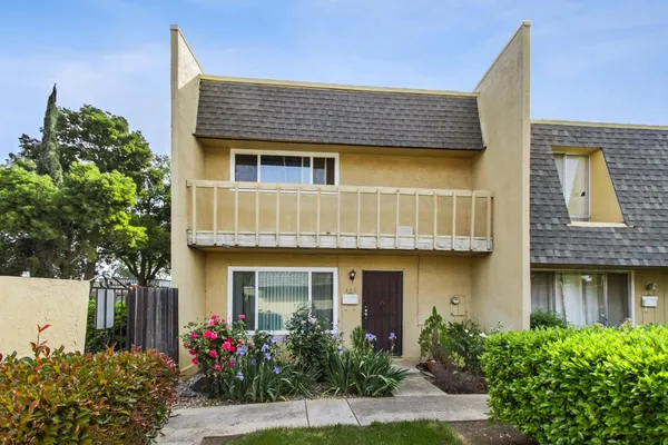 $299,000 | 736 West Lincoln Avenue, Unit 138, Woodland, CA 95695