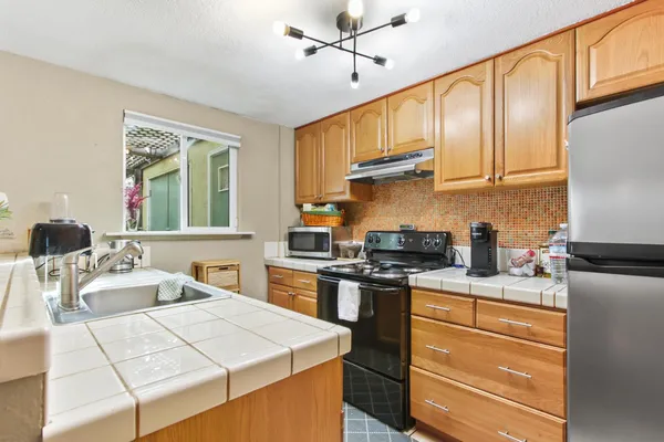 $299,000 | 736 West Lincoln Avenue, Unit 138, Woodland, CA 95695