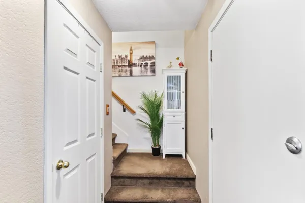 $299,000 | 736 West Lincoln Avenue, Unit 138, Woodland, CA 95695