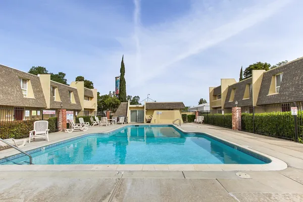 $299,000 | 736 West Lincoln Avenue, Unit 138, Woodland, CA 95695