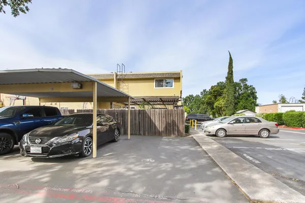 $299,000 | 736 West Lincoln Avenue, Unit 138, Woodland, CA 95695