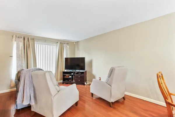 $299,000 | 736 West Lincoln Avenue, Unit 138, Woodland, CA 95695