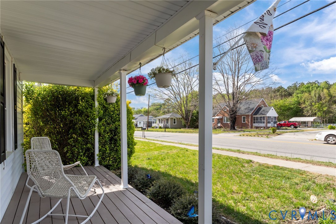6101 River Road Petersburg, VA 23803 - Photo 37 of 37 Front full country porch