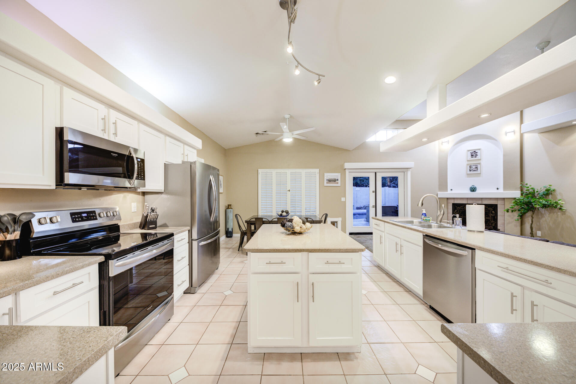 866 N Forest Mesa, AZ 85203 - Photo 2 of 39 866 N Forest-21