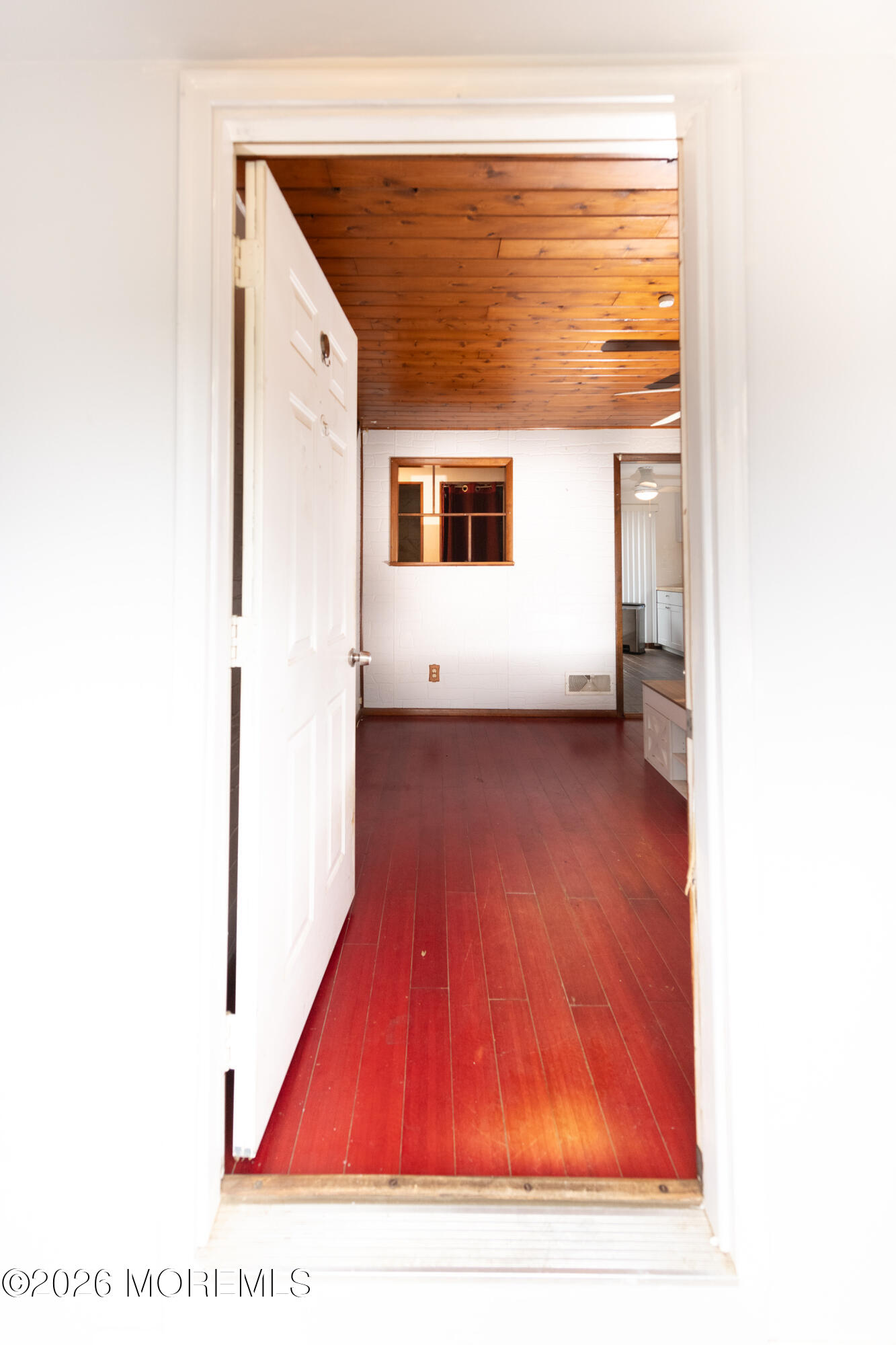 302 Edgeview Road Keyport, NJ 07735 - Photo 2 of 20 302 Edgeview Rd-3