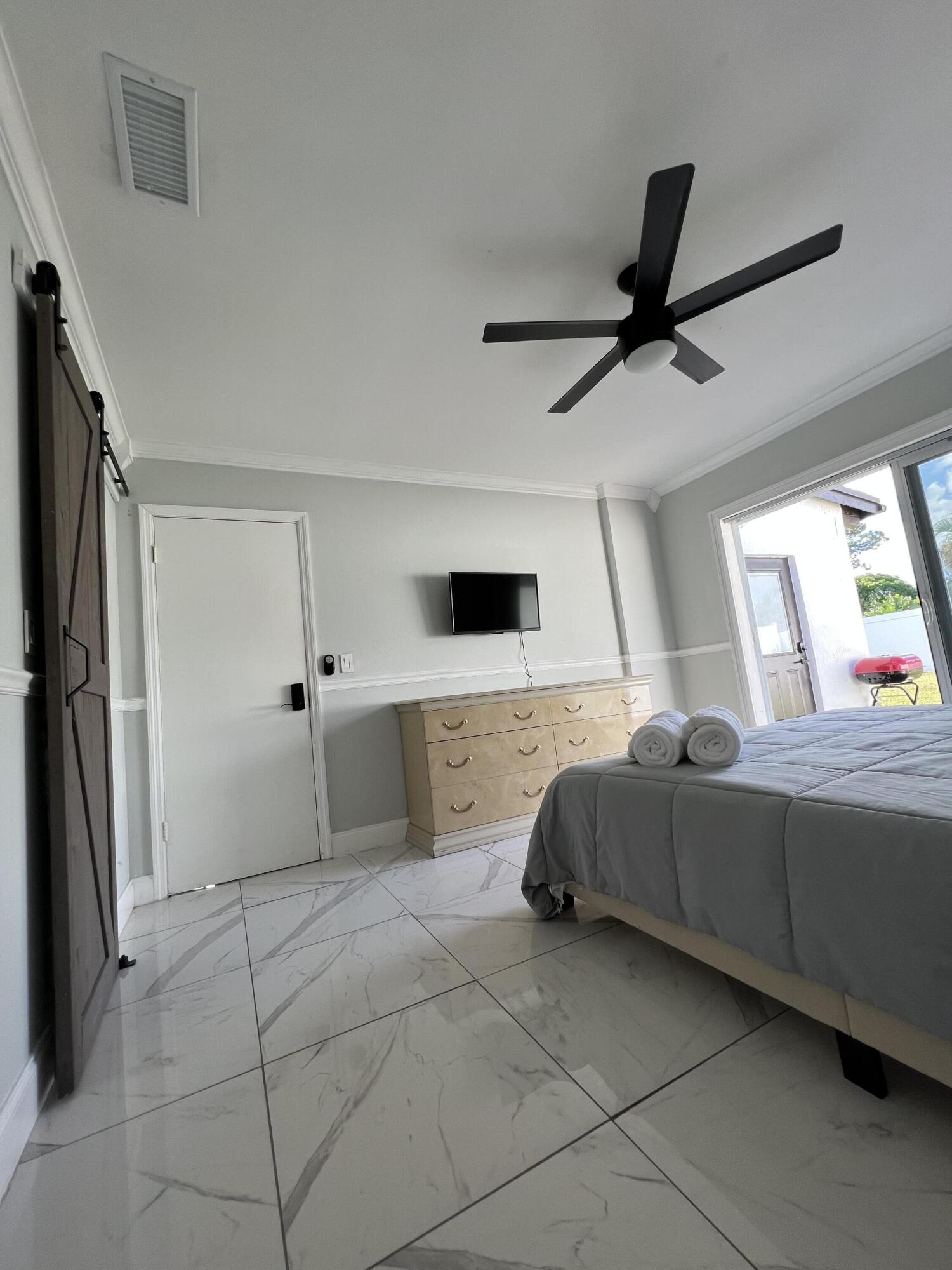 2465 Southridge Road Delray Beach, FL 33444 - Photo 14 of 65 4FF67CF0-AB93-496D-ADD7-E2678DD27D33