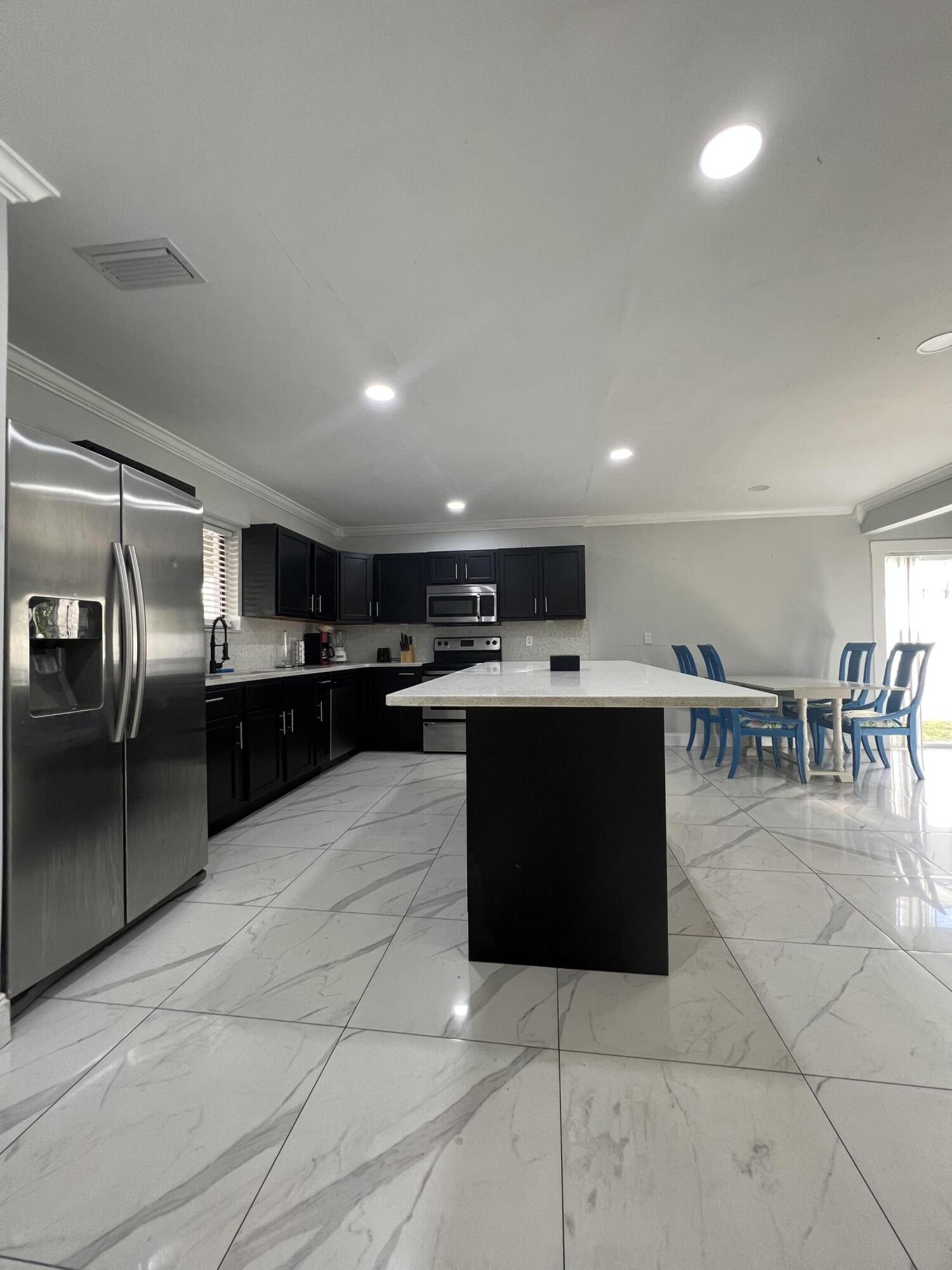 2465 Southridge Road Delray Beach, FL 33444 - Photo 38 of 65 20416278-928C-4768-B1C8-9BFB10C93709