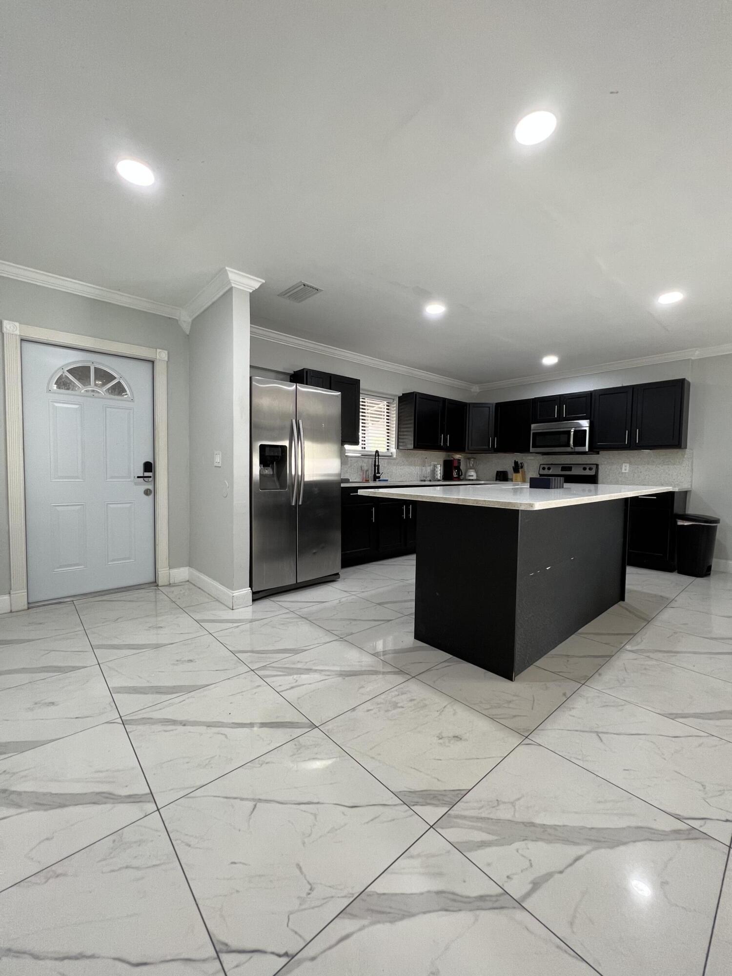 2465 Southridge Road Delray Beach, FL 33444 - Photo 39 of 65 CC974FC7-15CF-4C23-B45E-E4B2F8BA47F0