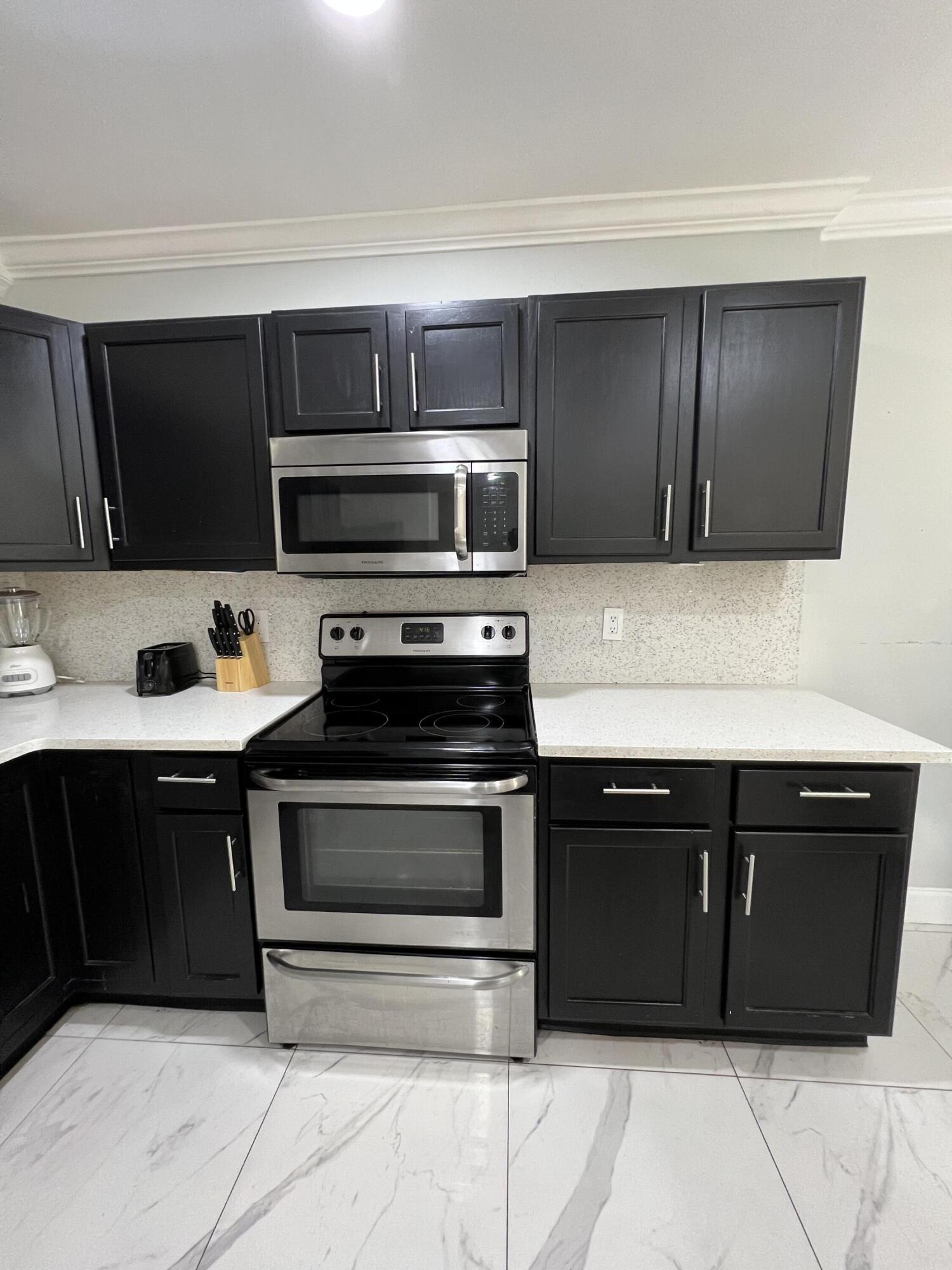 2465 Southridge Road Delray Beach, FL 33444 - Photo 41 of 65 3C2AEA01-15DD-4088-8A24-3C89D6BBE3CE