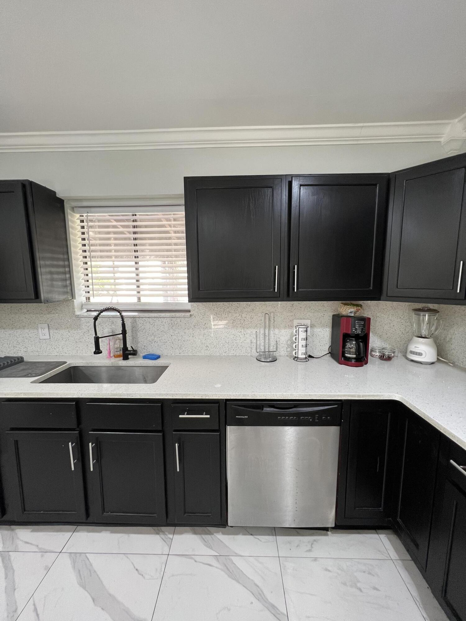 2465 Southridge Road Delray Beach, FL 33444 - Photo 42 of 65 D15833F4-A81F-463B-AFD5-9A7C0D68B3F6