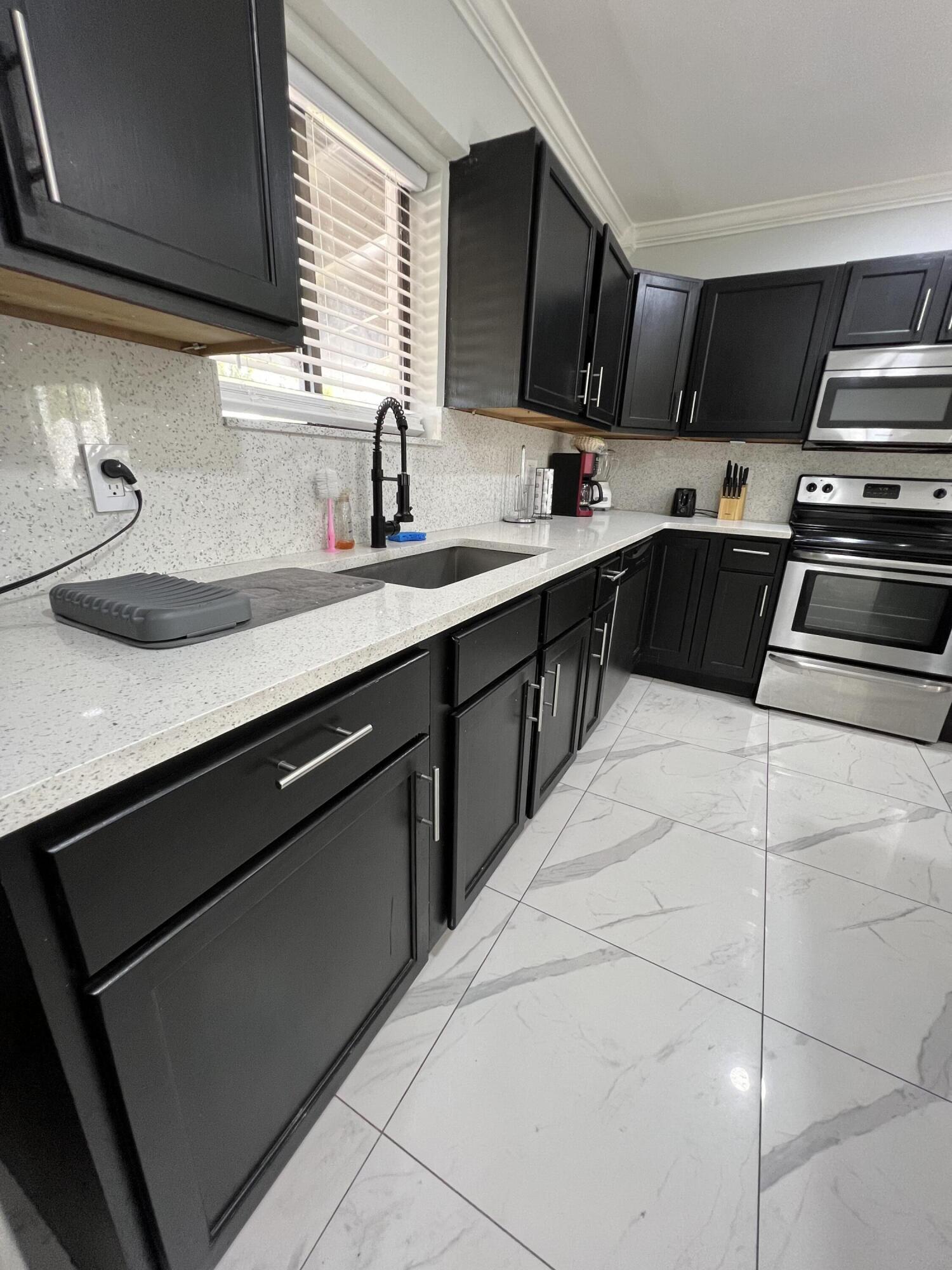 2465 Southridge Road Delray Beach, FL 33444 - Photo 43 of 65 8FBFBBE1-2825-4DCB-9B07-212DEB5B31B4