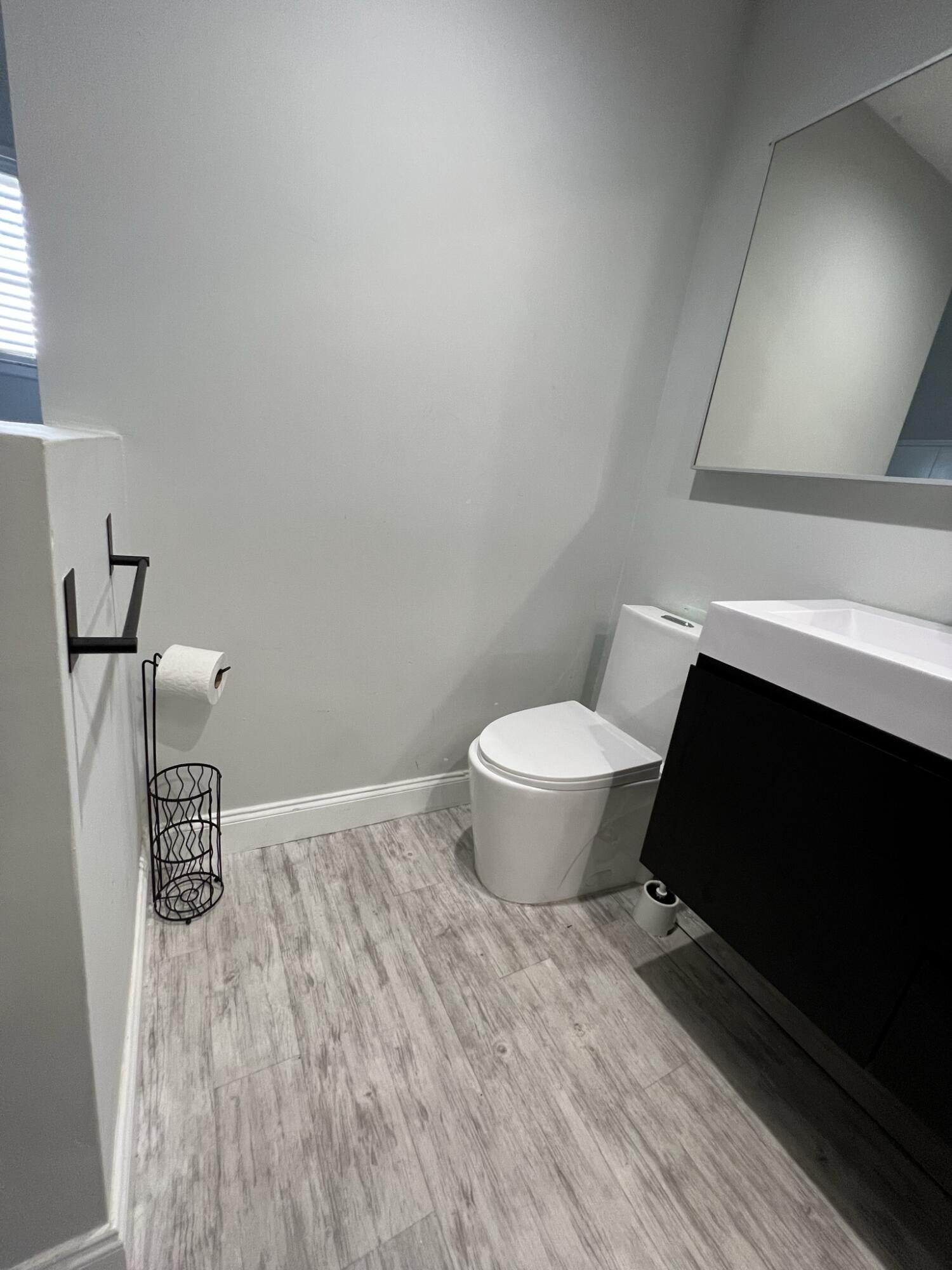 2465 Southridge Road Delray Beach, FL 33444 - Photo 56 of 65 DD59A53C-F36F-4A52-8783-5CEB6E1DCA1C