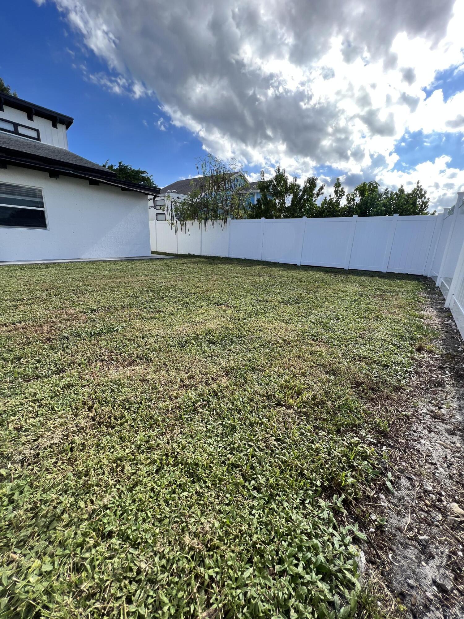 2465 Southridge Road Delray Beach, FL 33444 - Photo 6 of 65 C83A2AFB-65A9-450B-B62B-5A285EEBD2FE