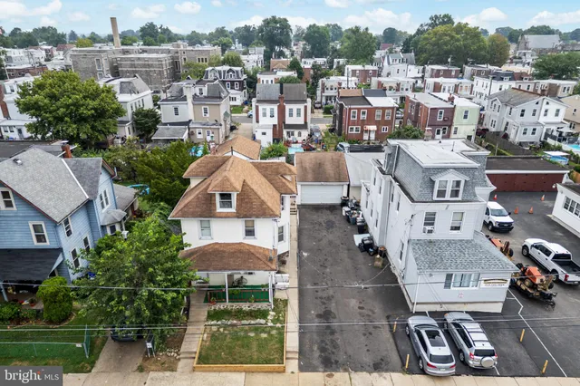 a picture of city view